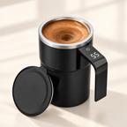 Présentation du mug noir Lunèa avec son couvercle